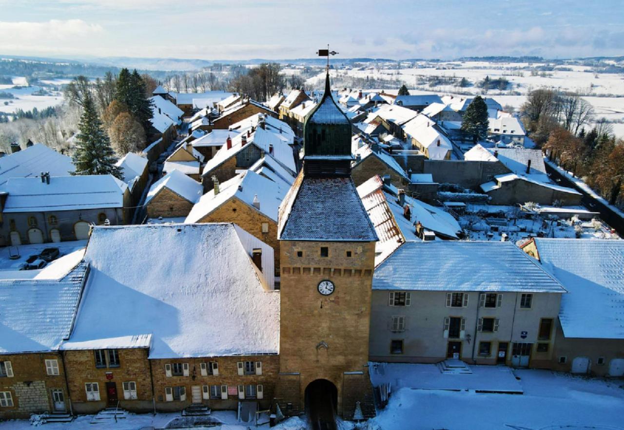 Hotel Les Remparts Nozeroy المظهر الخارجي الصورة